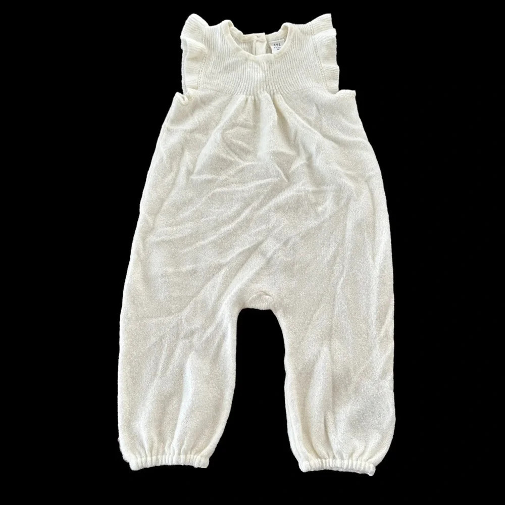 Baby Gap Sz 6-12 months Cream Flutter Sweater One Piece Minimalist Contemporary